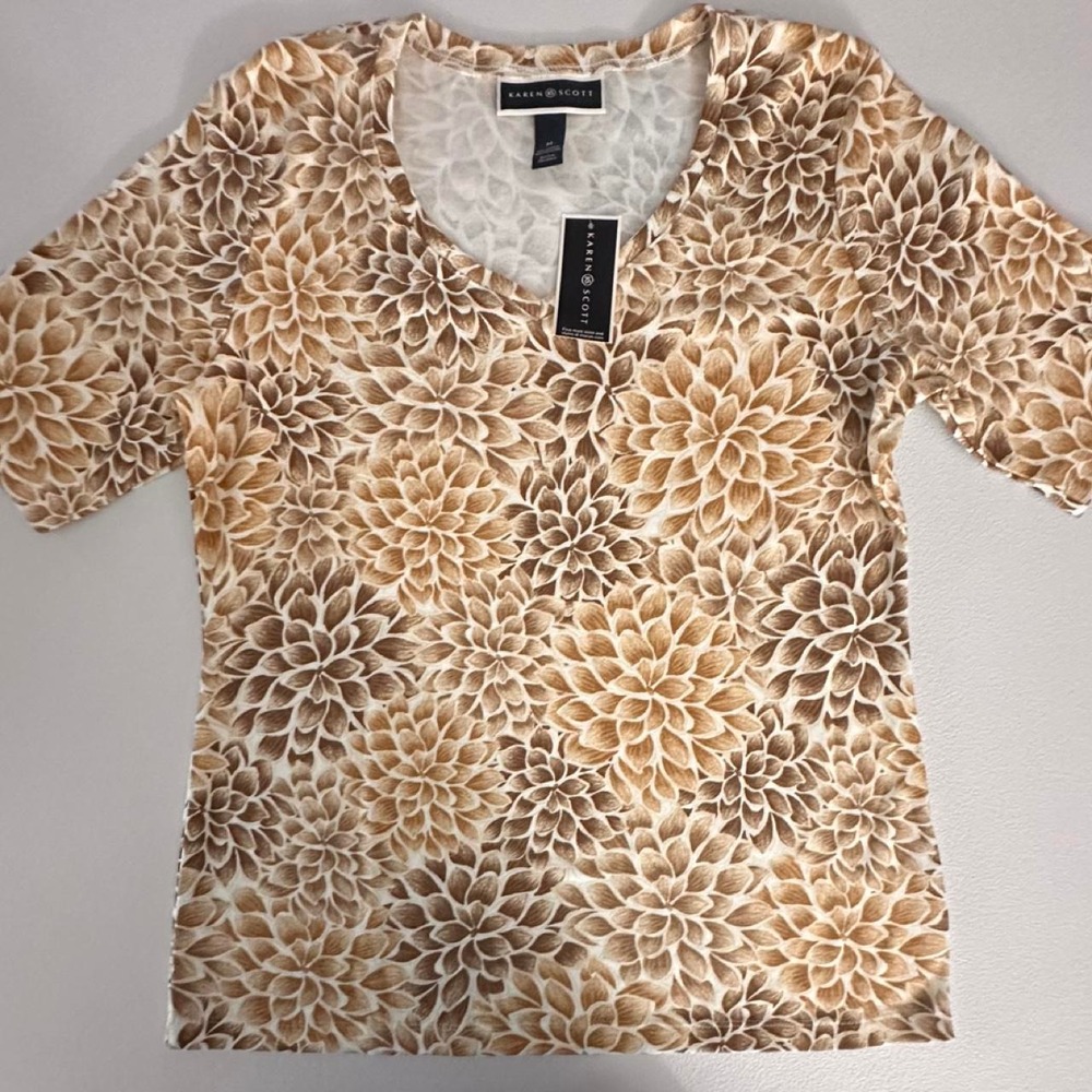 Karen Scott NWT floral print cotton and polyester blouse size Medium
